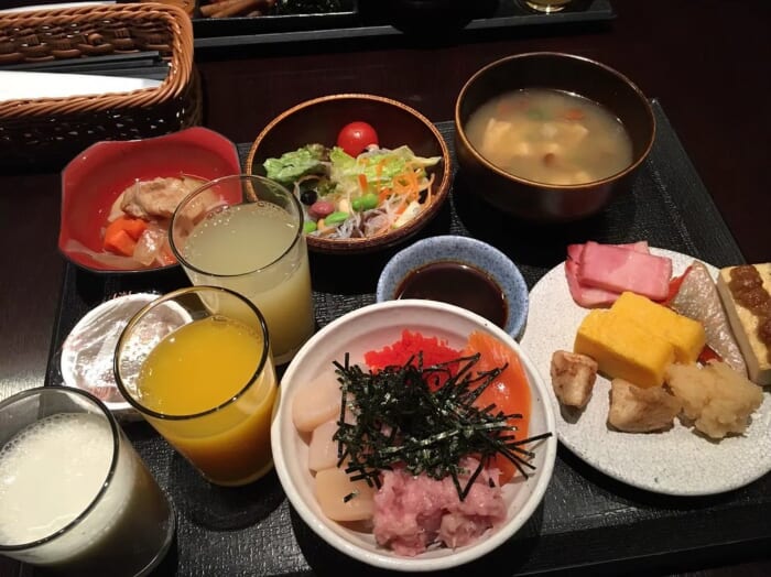 毎日がねぶた祭! 泊まれば青森を満喫できる、青森屋の魅力