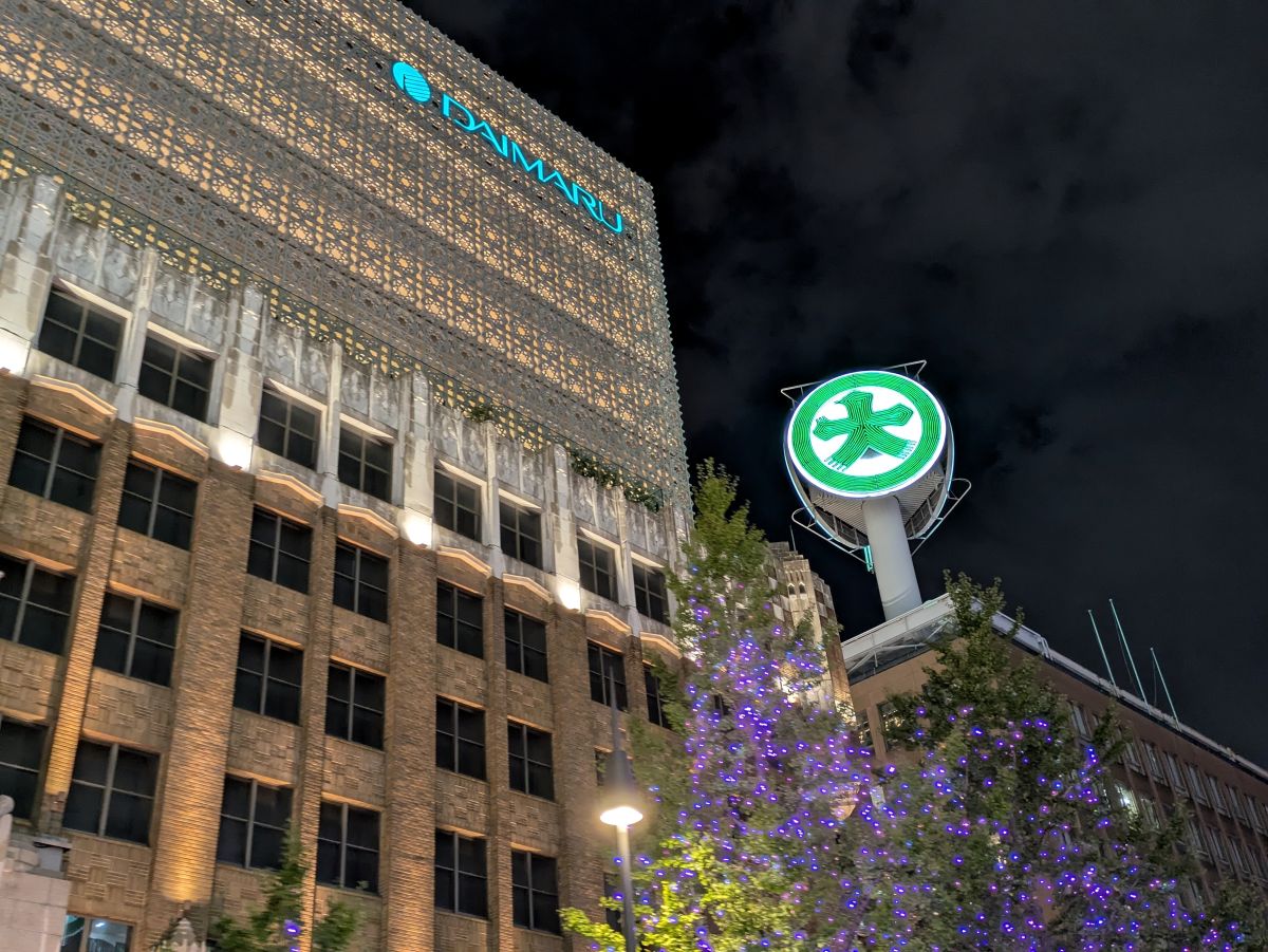 寒さなんて気にならない！ 光り輝く御堂筋イルミネーションの中をオープンデッキバスで走行！