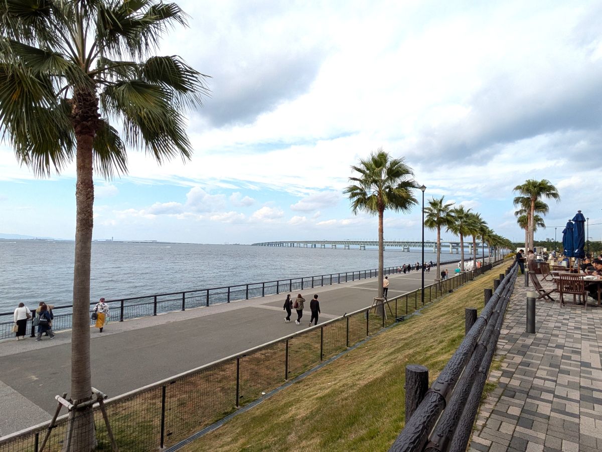 関空で時間が余ったら隣のりんくうタウン駅へ! ショッピングとビーチを満喫