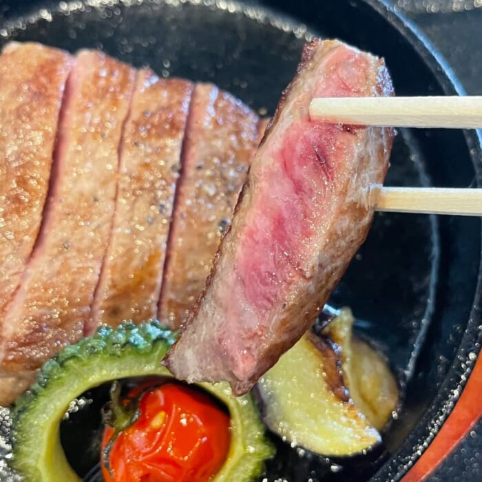 石垣牛を食べるならここ！ 一頭買い精肉店の焼肉屋で絶品ランチ