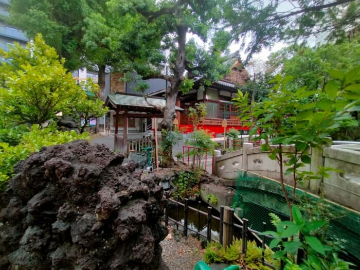 隅田川で江ノ島弁財天！？下町・両国に鎮座する江島杉山神社