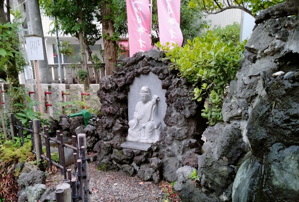 隅田川で江ノ島弁財天！？下町・両国に鎮座する江島杉山神社