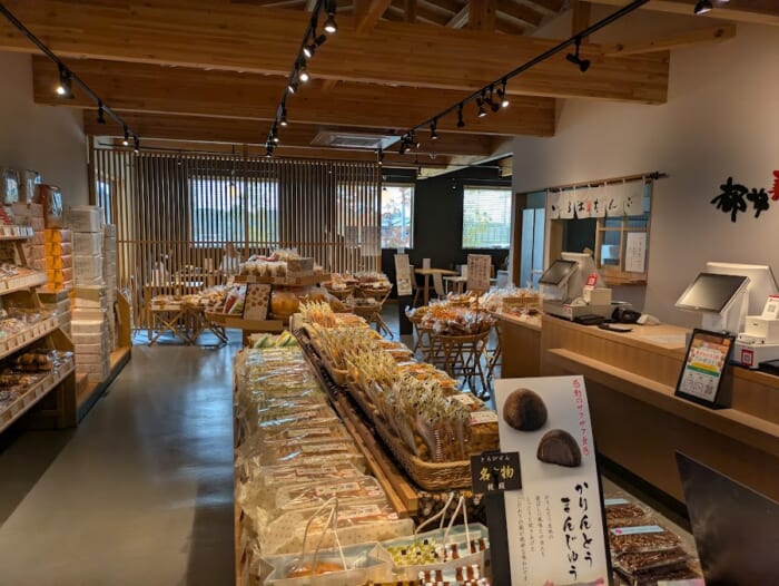 お煎餅専門店で食べる知る人ぞ知る絶品の蕎麦! 年末年始の手土産にもおすすめ 都炉美煎本舗