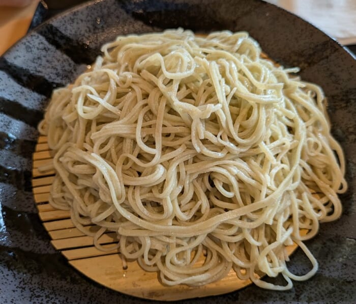 お煎餅専門店で食べる知る人ぞ知る絶品の蕎麦! 年末年始の手土産にもおすすめ 都炉美煎本舗