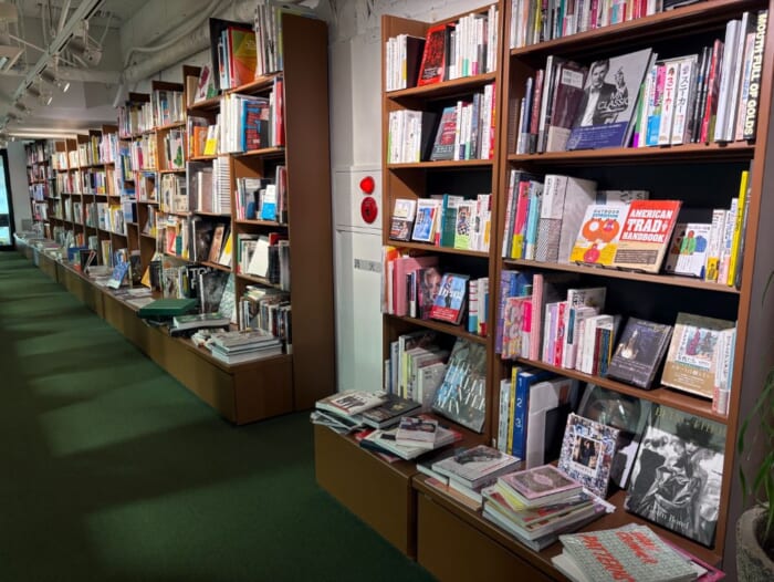 都会の真ん中で本に出会う、『文喫』で味わう静かな余白