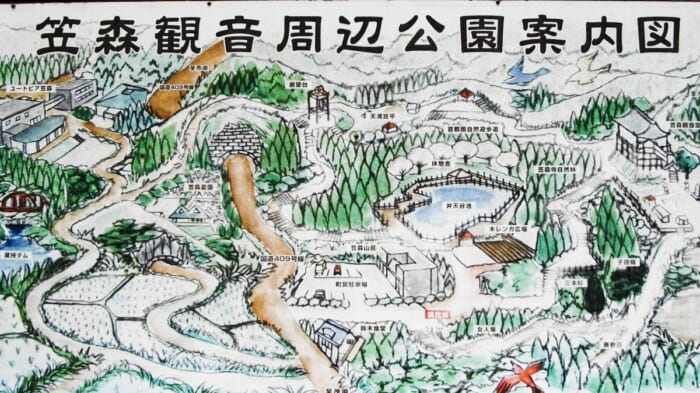 森に浮かぶ城塞! 岩の上に建てられた日本唯一の建築様式のお寺巡り ―笠森寺観音堂