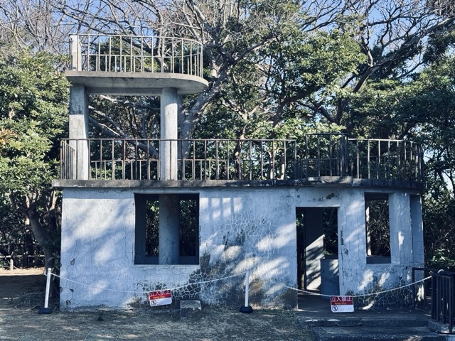 冬の平日朝イチ猿島が、ラピュタの世界観に最も近い説