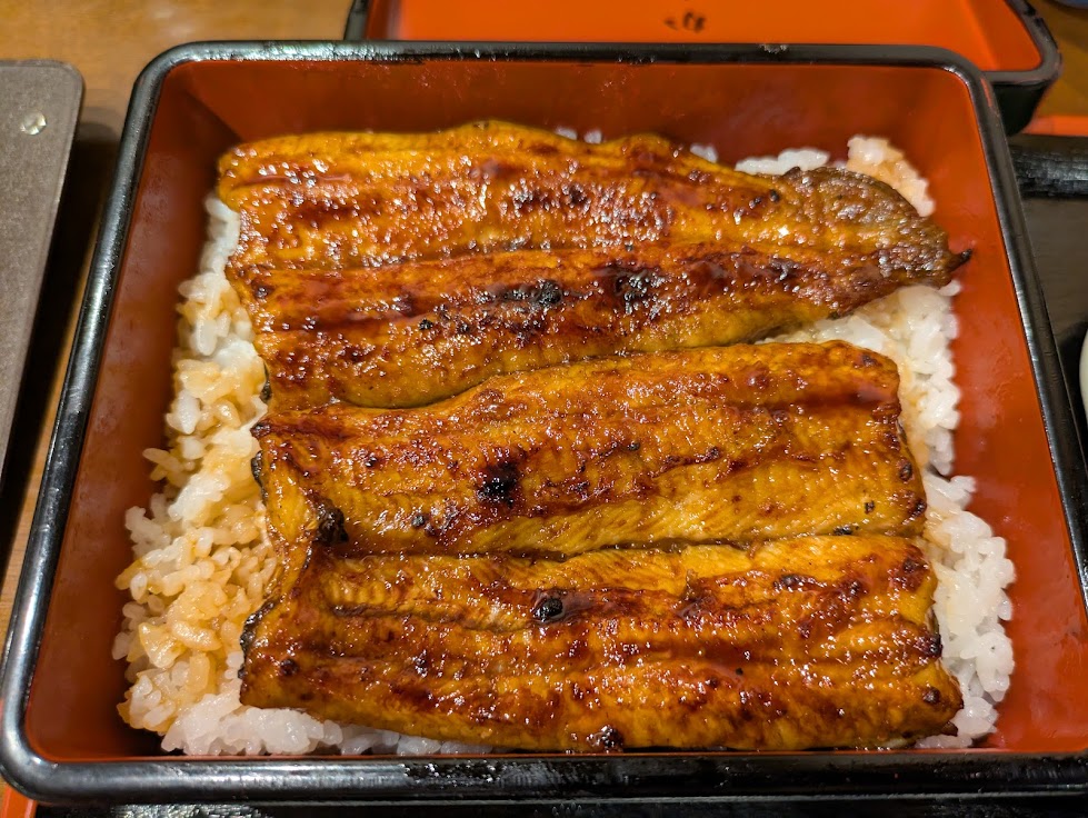 お1人様でも気軽に本格鰻を堪能できます 備長炭でパリッフワッと焼き上げる 浜松 鰻かねりん