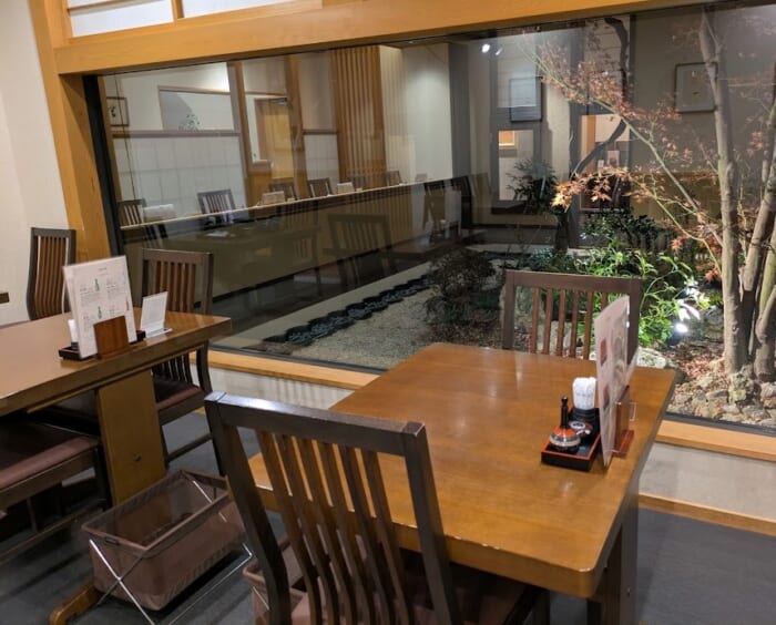 お1人様でも気軽に本格鰻を堪能できます 備長炭でパリッフワッと焼き上げる 浜松 鰻かねりん