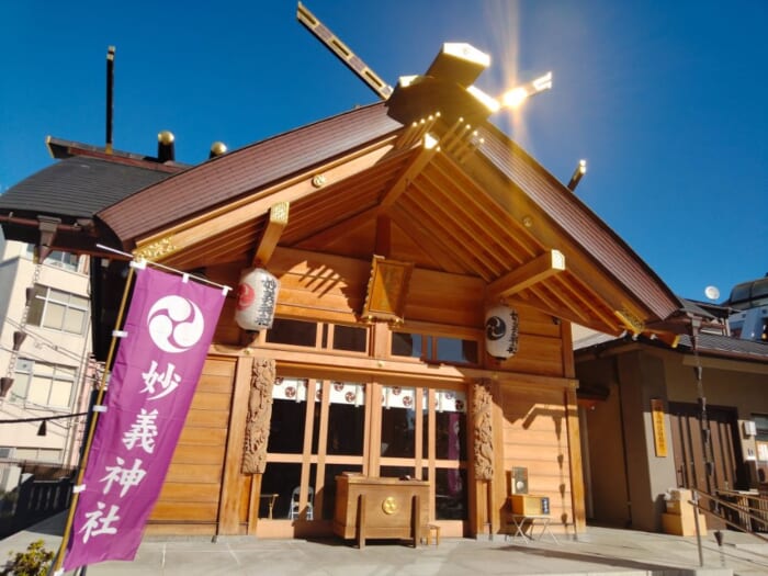 ソメイヨシノ発祥の地・駒込で開運！ 日本武尊ゆかりの妙義神社と異世界の富士神社