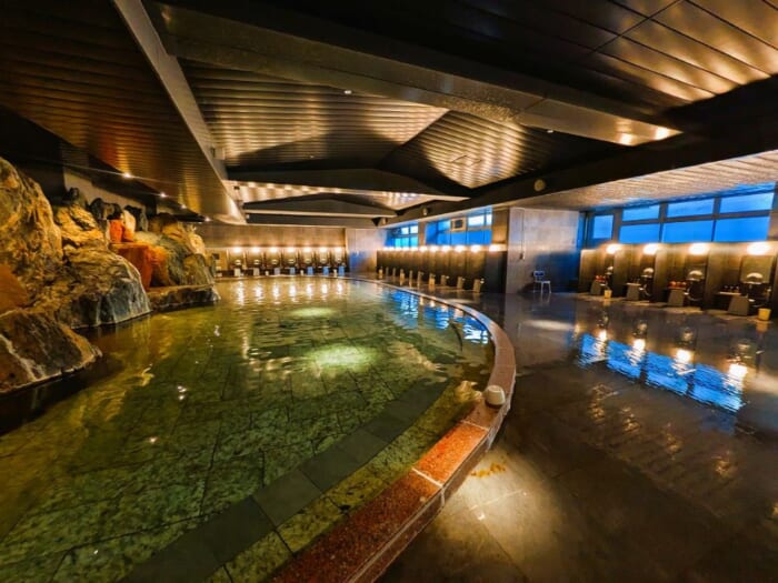 お酒もカラオケも無料?! 三つ星バイキングと貸切風呂で選ぶ「鬼怒川観光ホテル」の贅沢ステイ