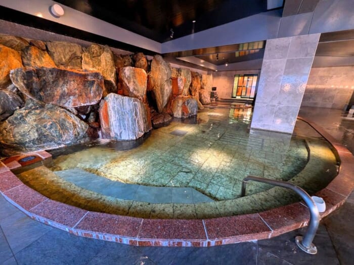 お酒もカラオケも無料?! 三つ星バイキングと貸切風呂で選ぶ「鬼怒川観光ホテル」の贅沢ステイ