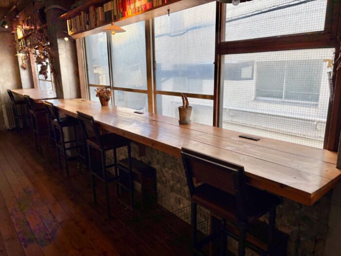 思考の旅に出る、静かな午後。本の読める店「fuzkue」で過ごすひととき