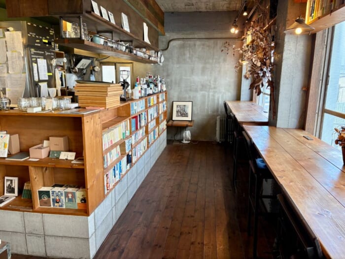 思考の旅に出る、静かな午後。本の読める店「fuzkue」で過ごすひととき