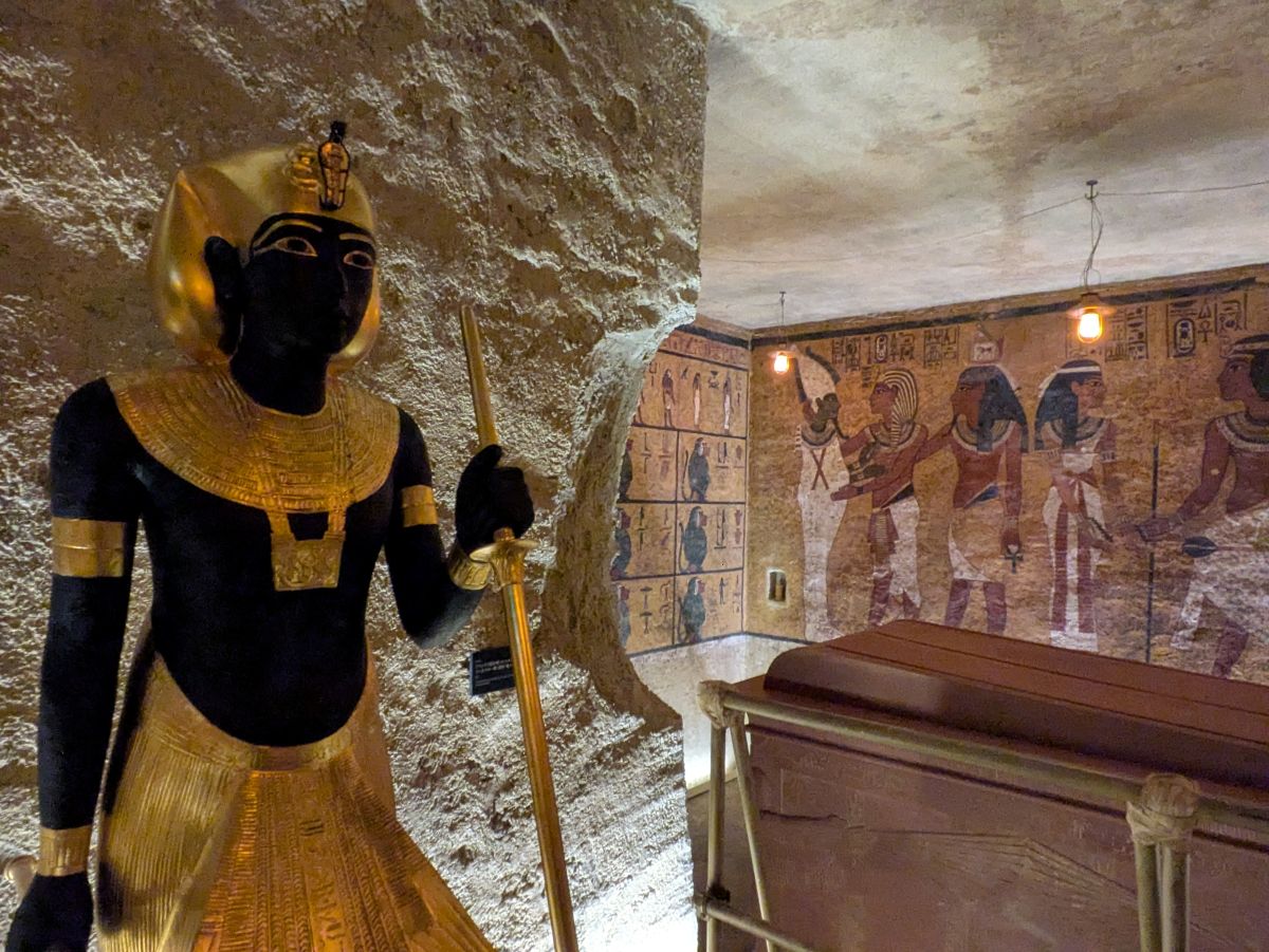 超リアルな王墓の空間！ 「ミステリー・オブ・ツタンカーメン〜体感型古代エジプト展～」