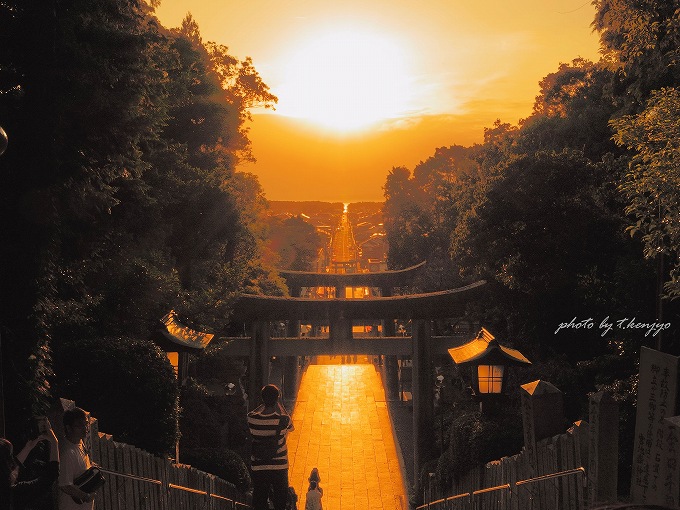 スマホでも撮れる一生モノの1枚を！ 福岡・宮地嶽神社『光の道』に出会える確率を高める完全ガイド