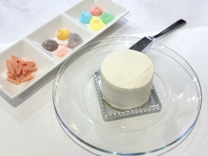 すすきののホテルレストランで楽しむ推し活！ 9色のスイーツを楽しめる「札幌東急REIホテル」のスイーツビュッフェ