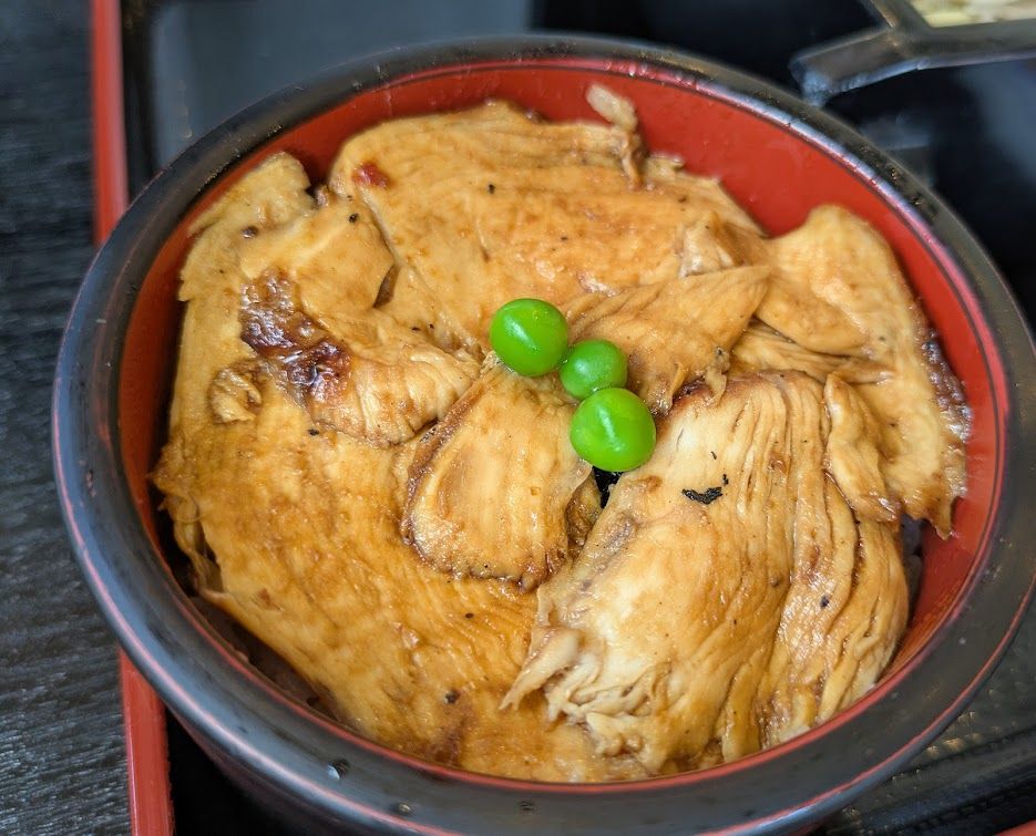 群馬のソウルフード 鳥めし弁当で人気の鳥めし本舗　登利平 店舗でいただく鶏料理もやはり絶品だった！