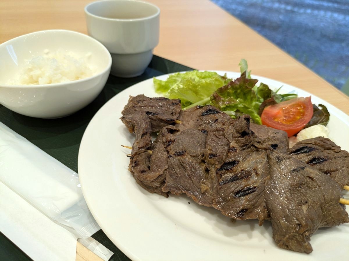 万博記念公園でシルクロードとウズベキスタンの遺跡に関する特別展が開催中