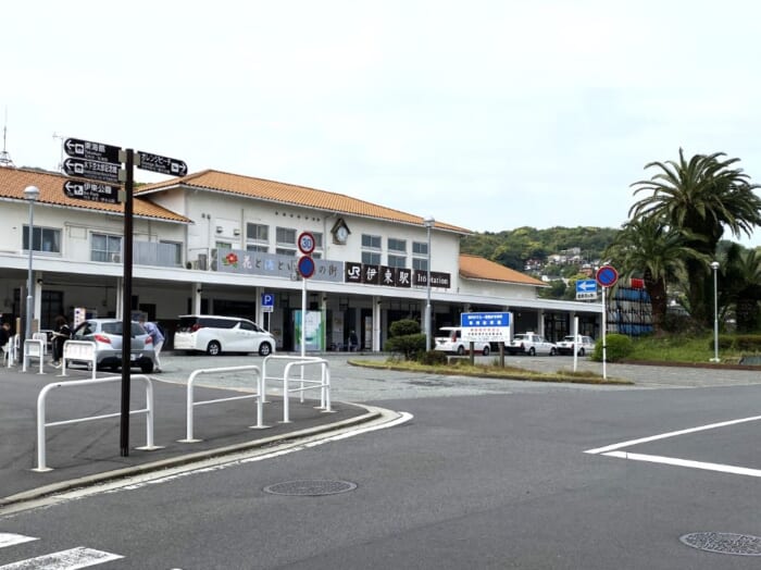 可愛い七福神たちを探してみよう！ 温泉の温もりと写真映えを楽しむ「湯の花通り商店街」