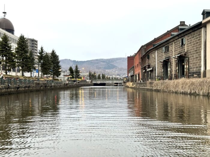 船に乗りながら春を感じるアフタヌーンティーを堪能! OMO5小樽に泊まって春の運河クルーズを楽しもう