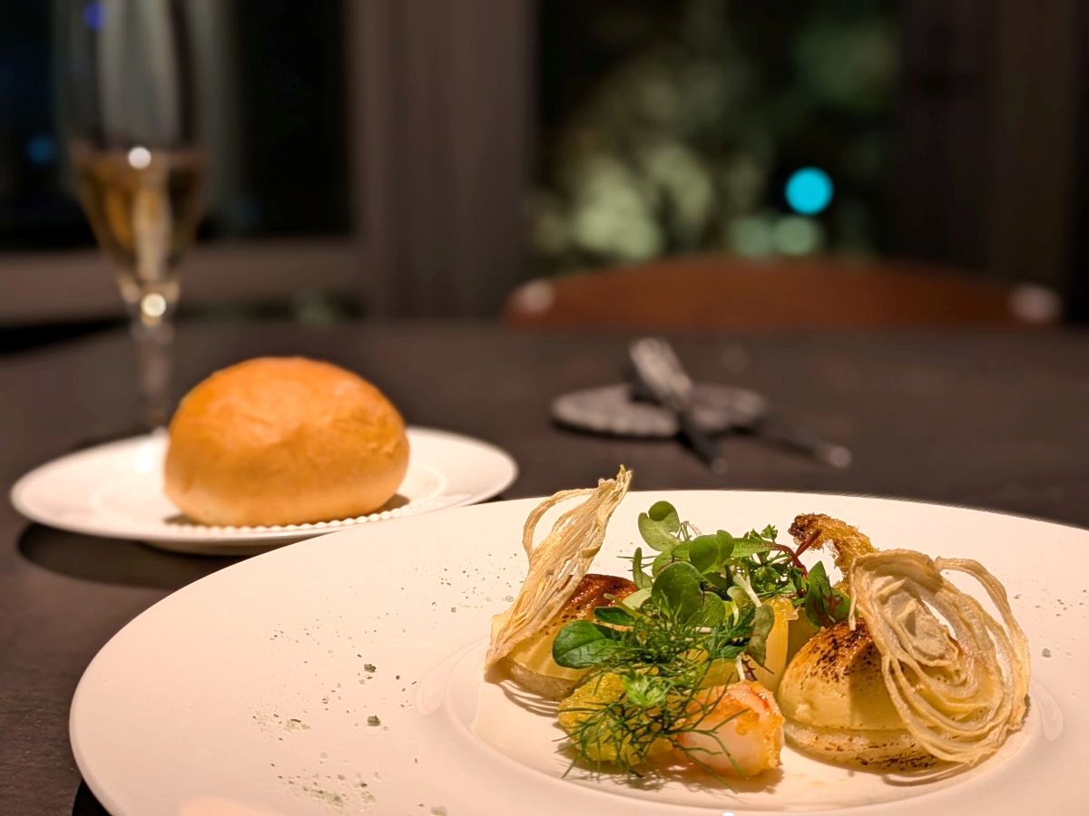 ベッドからの景色がスゴイ！ 「ホテルセトレ神戸・舞子」の明石海峡大橋ビュー