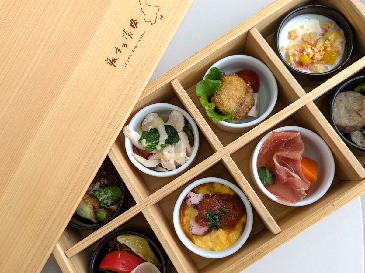 ベッドからの景色がスゴイ！ 「ホテルセトレ神戸・舞子」の明石海峡大橋ビュー