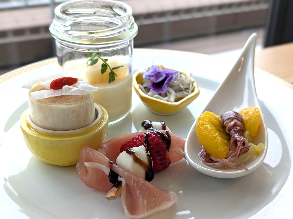 お仕事帰りの時間もOK! 難波から10分のホテルで「ベイサイドアフタヌーンティー」