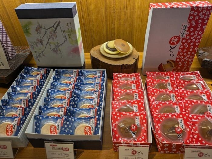 八ヶ岳のお土産におすすめ 「桔梗屋」 桔梗信玄餅だけではない 黒蜜を使った絶品土産を紹介