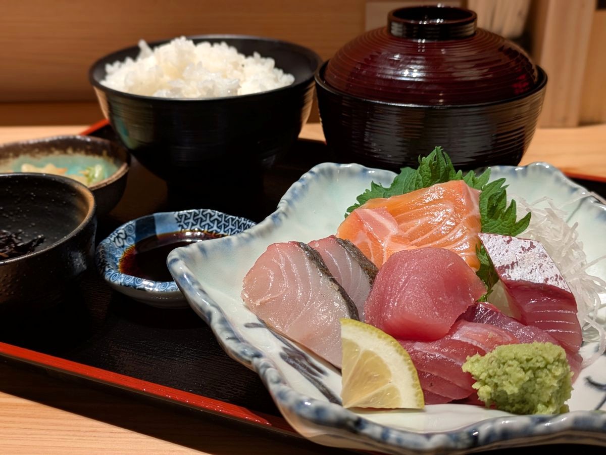 淀屋橋駅直結！ 4つの飲食店による進化系フードスポット「ヨドヤバ」がオープン