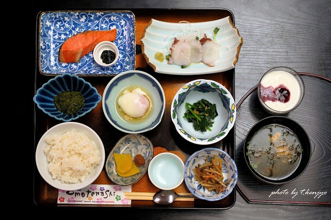 本州最北の温泉郷で過ごす非日常！ 下風呂温泉「つぼた旅館」の乳白色硫黄泉と新鮮海の幸で温泉三昧【青森】