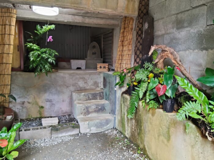 那覇空港から10分で行ける沖縄のパワースポット―南国感満載の「沖宮」で癒やし体験