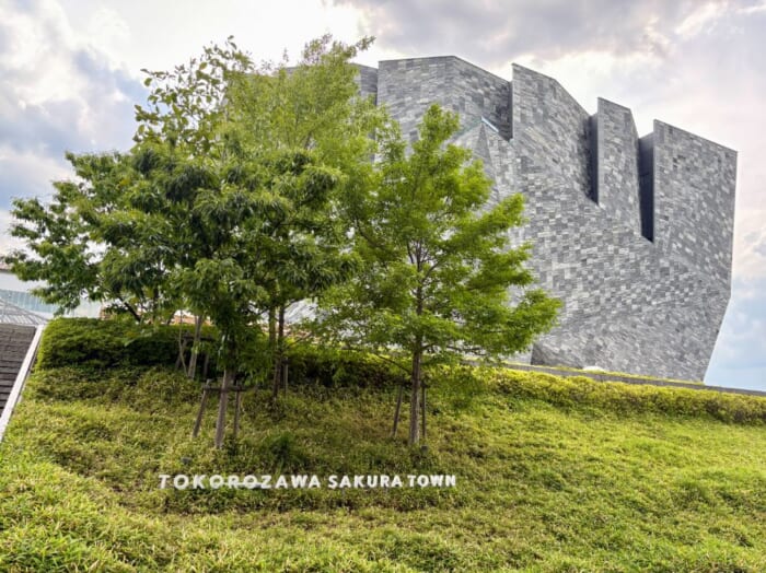 本と朝を味わう旅。ところざわサクラタウンの「IN THE LIBRARY hotel and books TOKOROZAWA」
