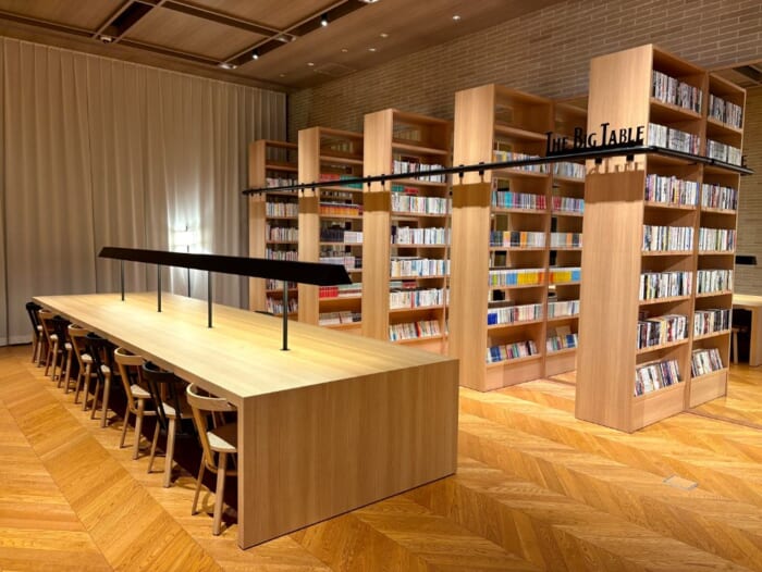 本と朝を味わう旅。ところざわサクラタウンの「IN THE LIBRARY hotel and books TOKOROZAWA」