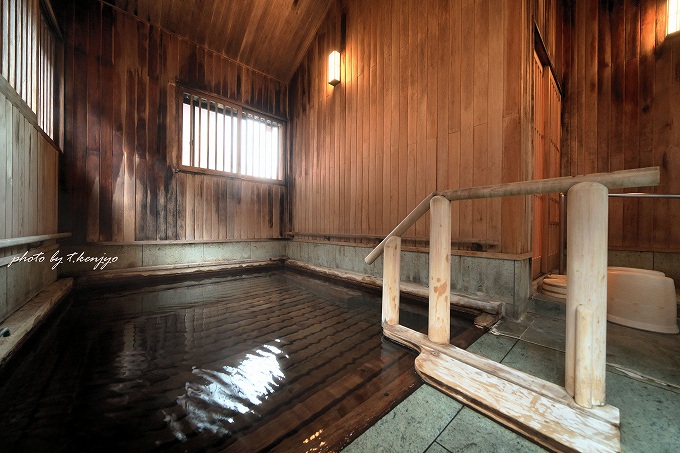【青森・蔦温泉】生まれたての湯が「足元から湧き出す」神秘！ 温泉専門家が感動した“究極の3つの湯”をご紹介