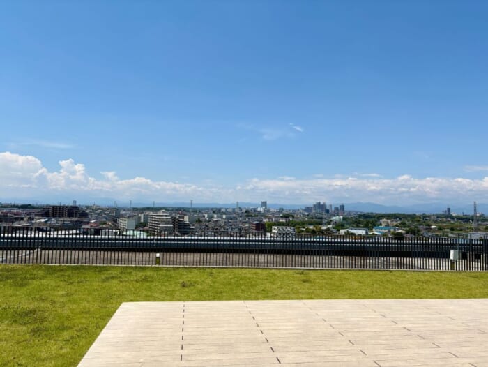 本と朝を味わう旅。ところざわサクラタウンの「IN THE LIBRARY hotel and books TOKOROZAWA」