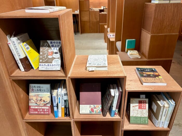 心静かに、思考と感情をほどく。奈良の滞在型ブックカフェ「書院 SHOIN」