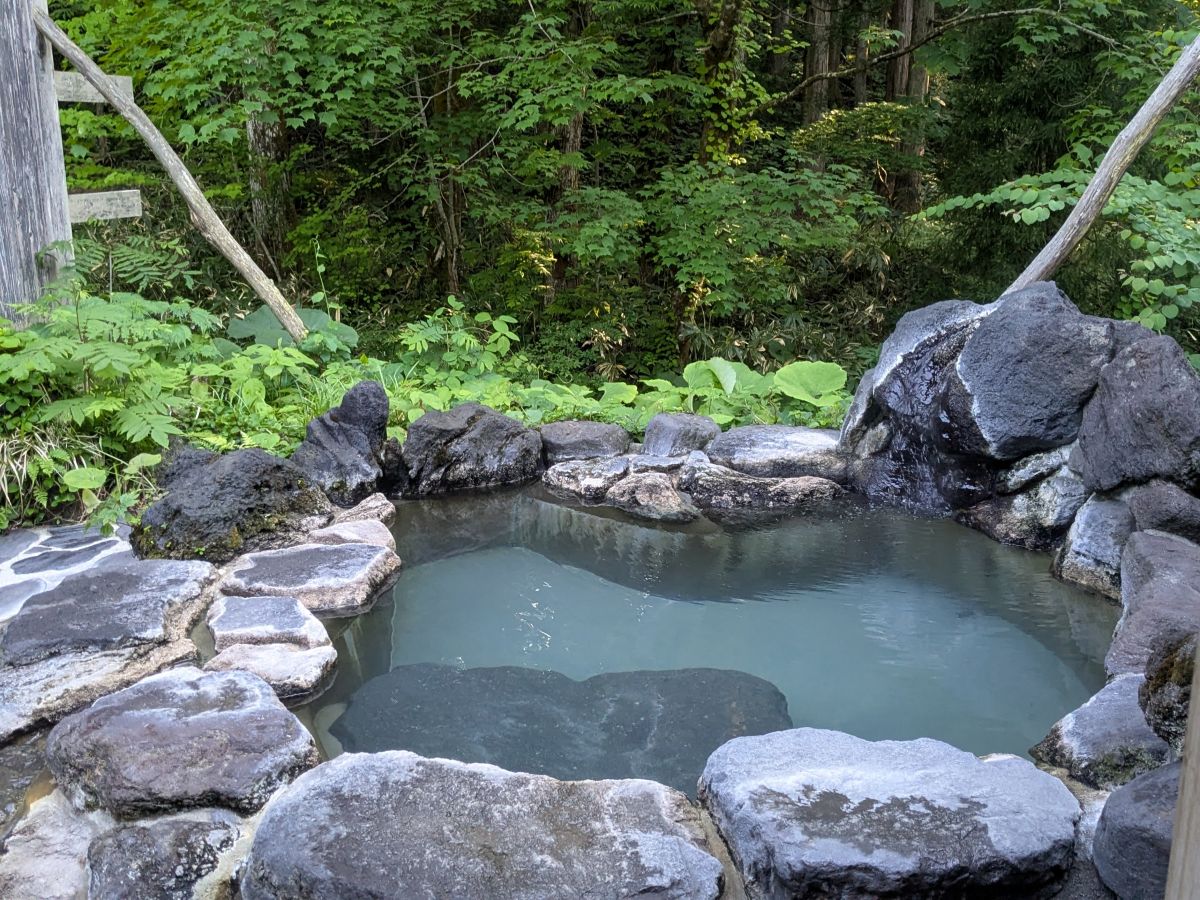 乳頭温泉郷「鶴の湯」を送迎付きで夜利用できる宿があるって知ってた！？