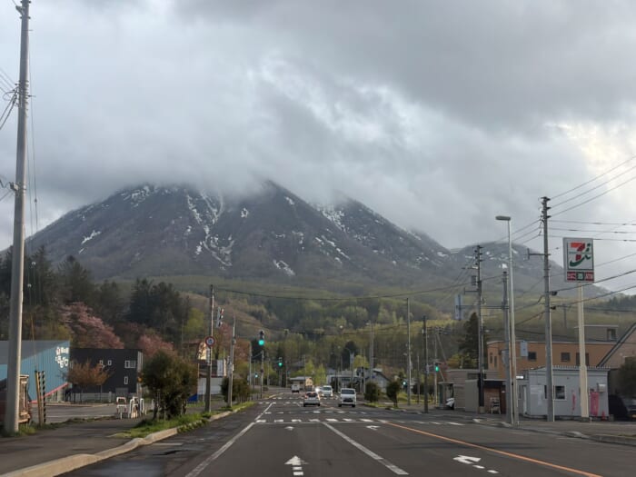 タイトル北海道札幌から車で2時間。洞爺湖を見渡せる絶景ホテル、「ザ・レイクスイート湖の栖」-北海道