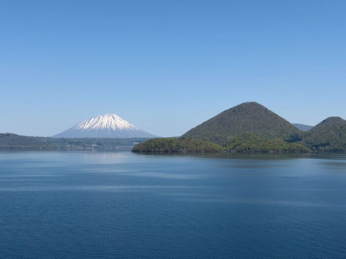タイトル北海道札幌から車で2時間。洞爺湖を見渡せる絶景ホテル、「ザ・レイクスイート湖の栖」-北海道