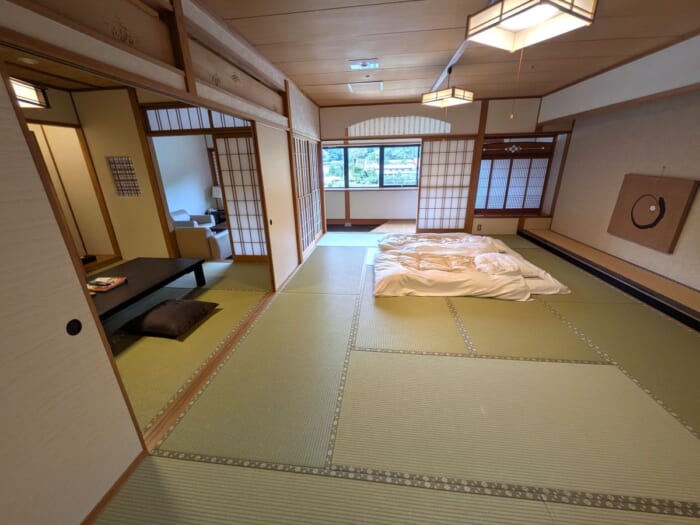 【兵庫・湯村温泉】森林に囲まれた露天風呂へ。三好屋で味わう癒し旅