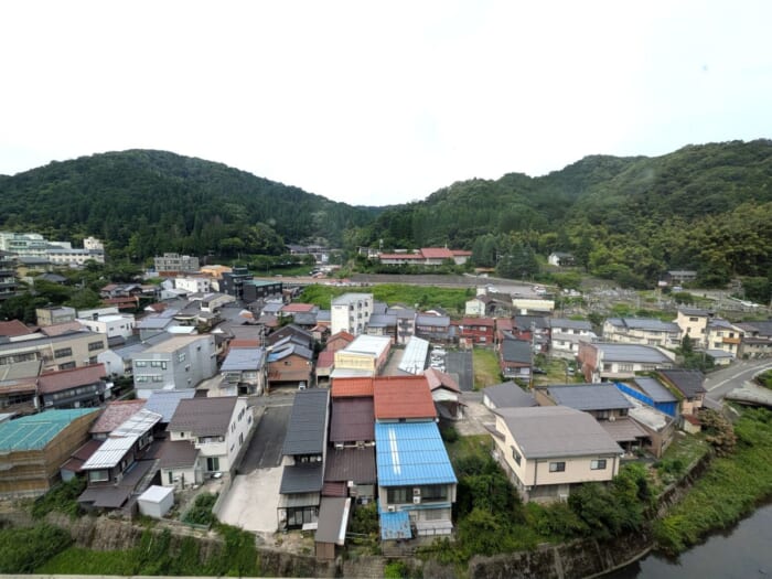 【兵庫・湯村温泉】森林に囲まれた露天風呂へ。三好屋で味わう癒し旅
