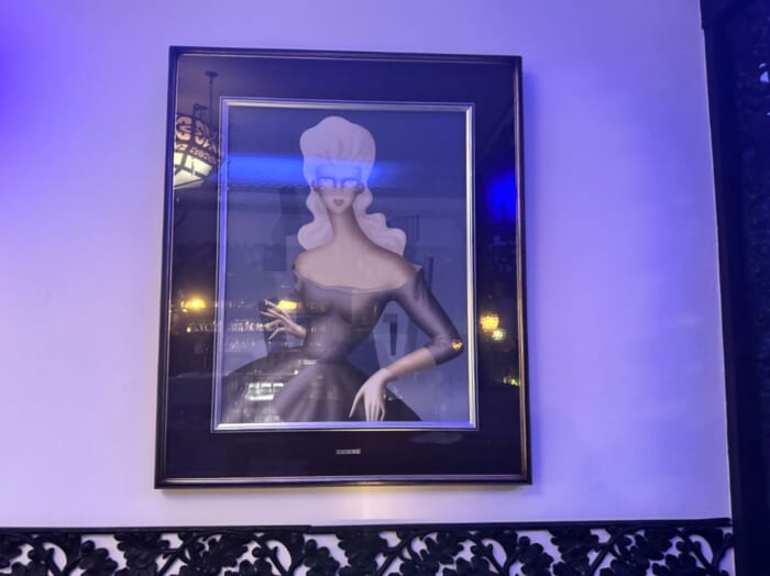 美しい絵画とノスタルジックな風景に惚れる♡高瀬川沿いに建つ歴史ある京都の名喫茶「喫茶ソワレ」