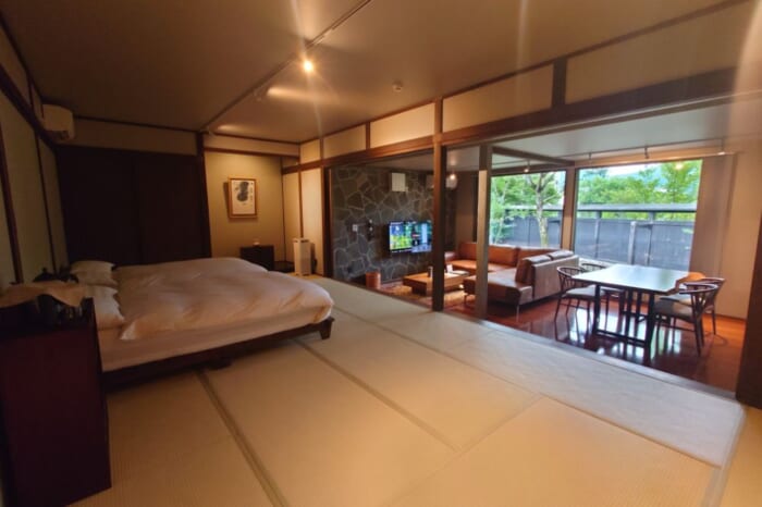 由布院で叶える極上の温泉ステイ。「由布院別邸 風の森」と「ENOWA YUFUIN」宿泊記