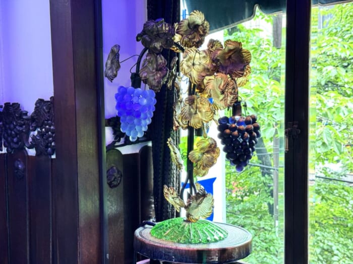 美しい絵画とノスタルジックな風景に惚れる♡高瀬川沿いに建つ歴史ある京都の名喫茶「喫茶ソワレ」