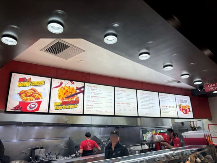 アメリカで愛されるアメリカンチャイニーズチェーン店が日本に！？ 「Panda Express」を調査、正直レビュー！-東京都 渋谷区